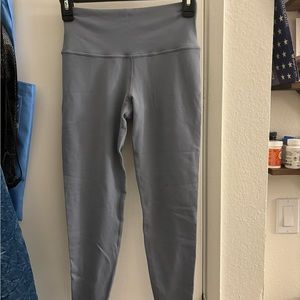 alo yoga 7/8 HIGH-WAIST AIRBRUSH LEGGING 
Steel Blue / S